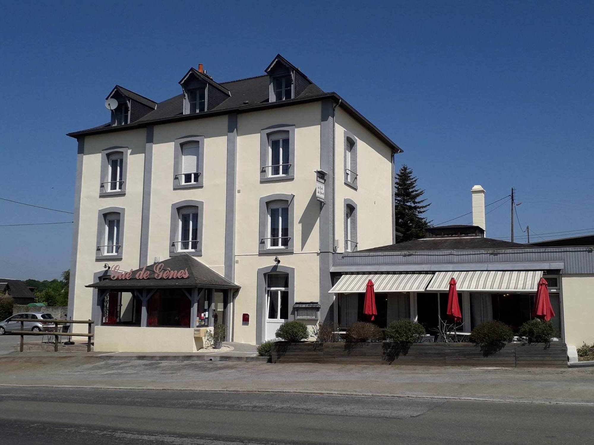 Le Gue De Genes Hotel Ambrieres Les Vallees Exterior photo