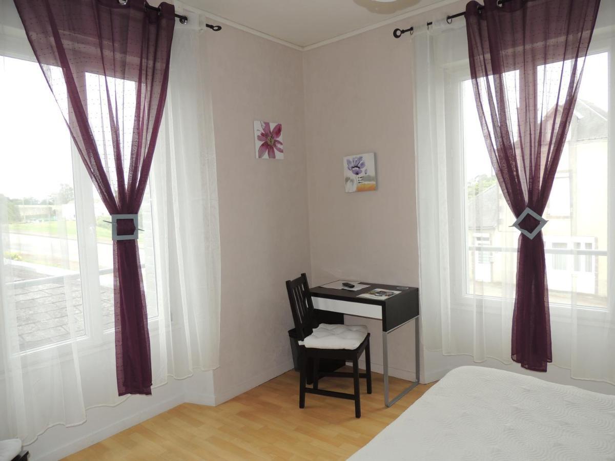 Le Gue De Genes Hotel Ambrieres Les Vallees Room photo